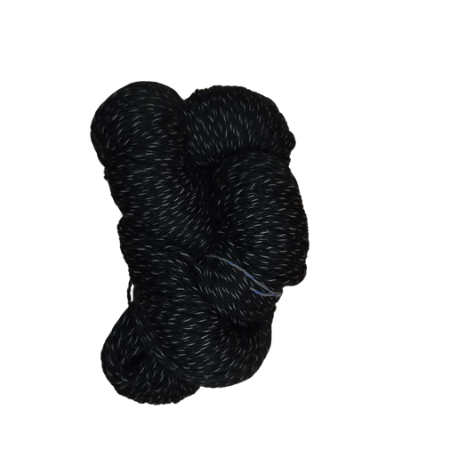 Profano de La Madeja. Hilado premium negro, algodón, lana y acrílico. - La Madeja