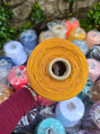 Conos Artesanales 1 kg – Algodón, Lanilla y Mezclas con Seda o Lurex – 2.000 m