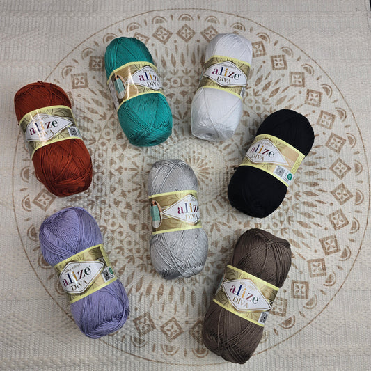 Diva de Alize – Ovillo Sedoso con Brillo 100g, 350m – 100% Microfibra Acrílica