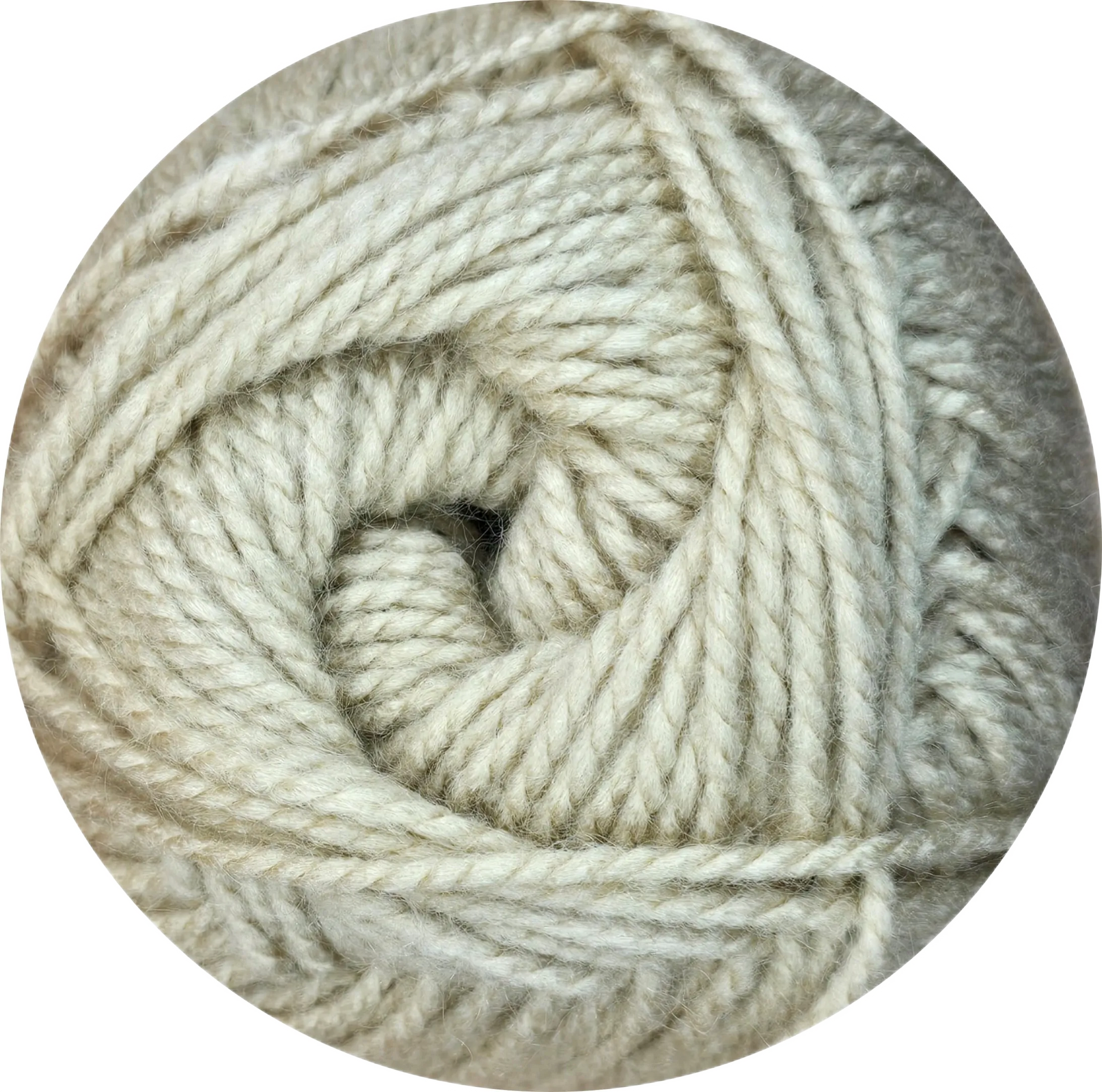 Lana Etiqueta Dorada Ukryl de La Madeja.  Beige suave, alta calidad - La Madeja