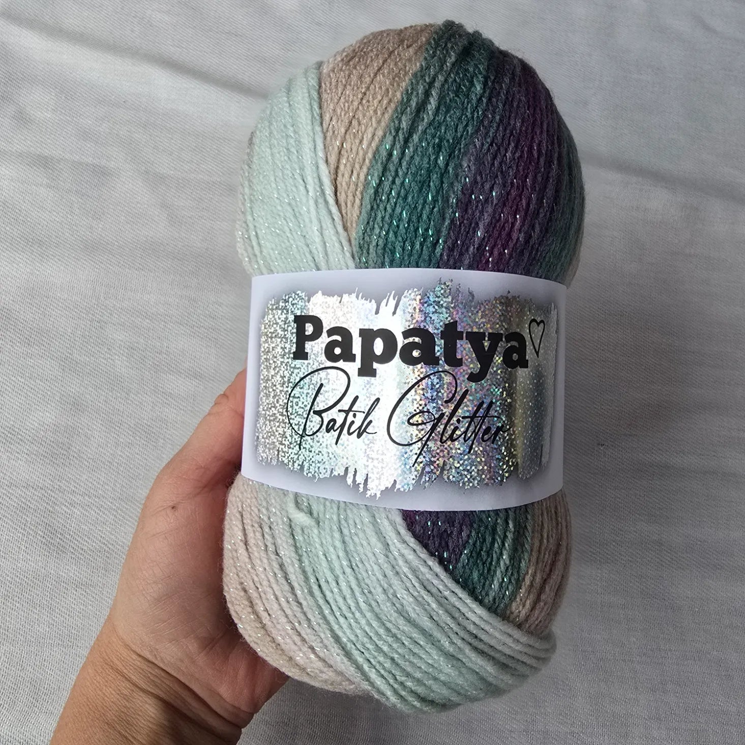 Pack Batik Glitter de Papatya – Lana autorayada con brillo 97 % acrílico / 3 % poliéster.