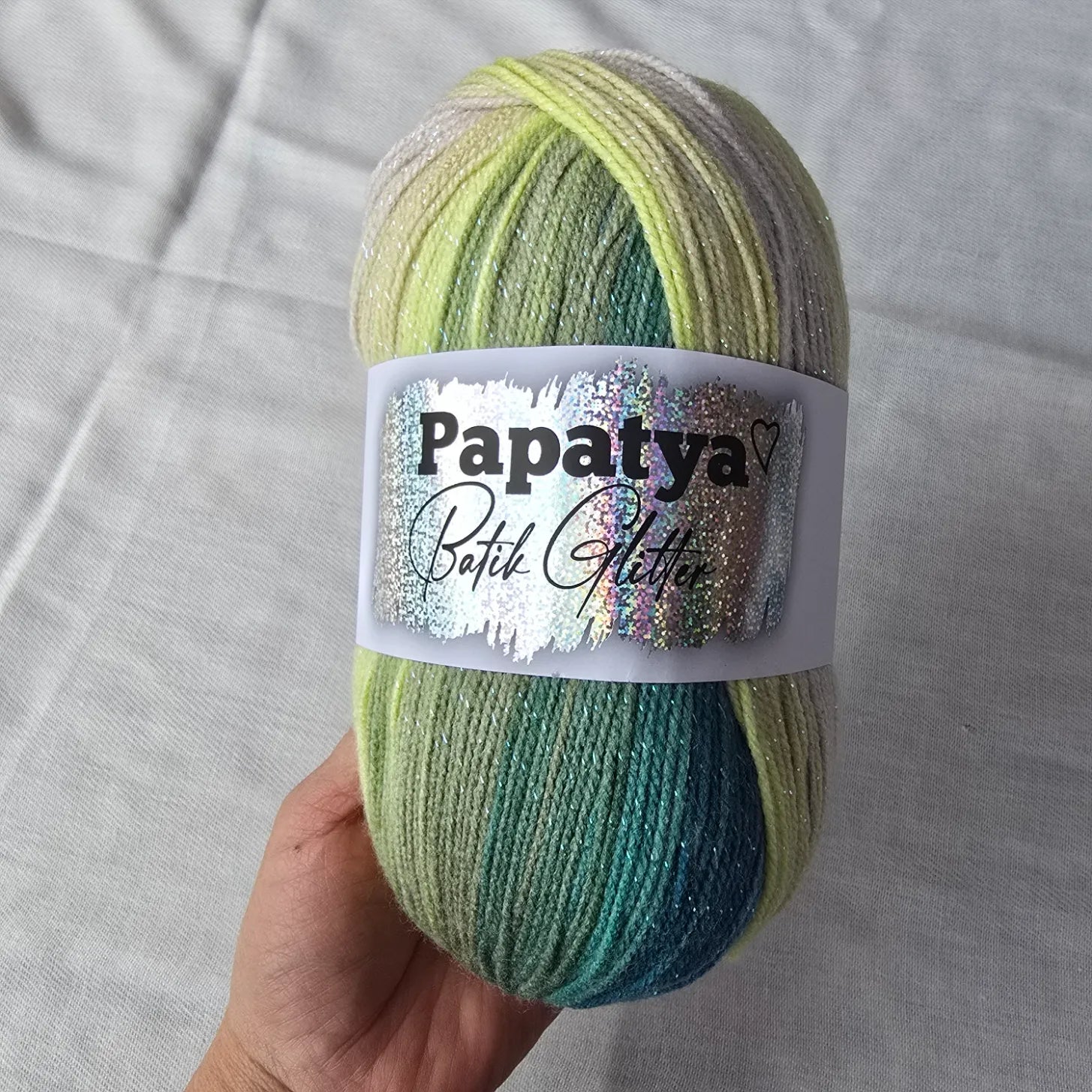 Pack Batik Glitter de Papatya – Lana autorayada con brillo 97 % acrílico / 3 % poliéster.