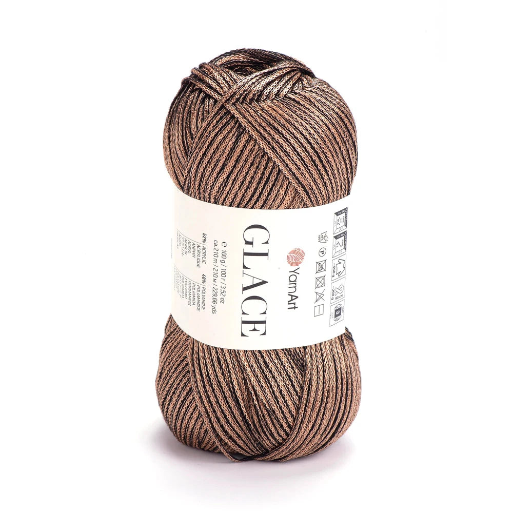 Lana Glace de YarnArt color arena, hilo con brillo y suavidad.