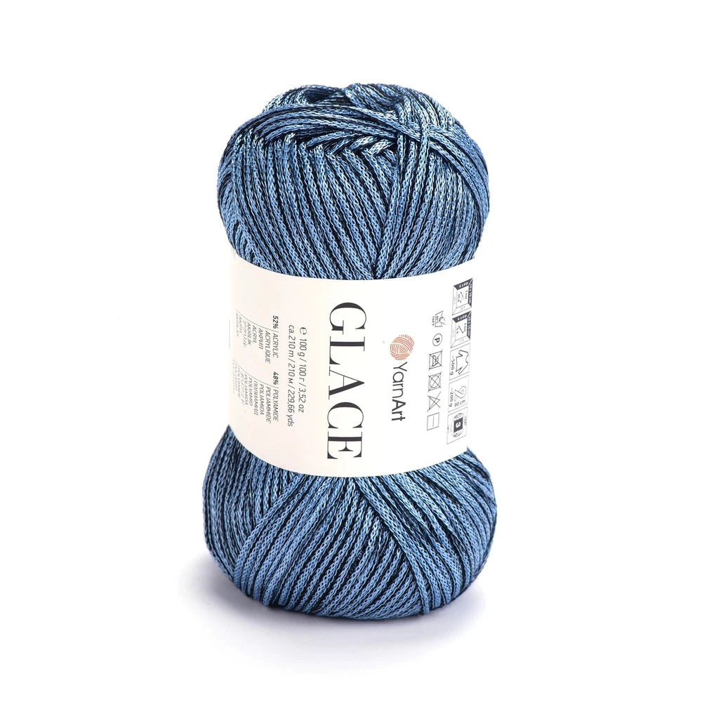 Lana Glace de YarnArt color celeste, hilo con brillo y suavidad.