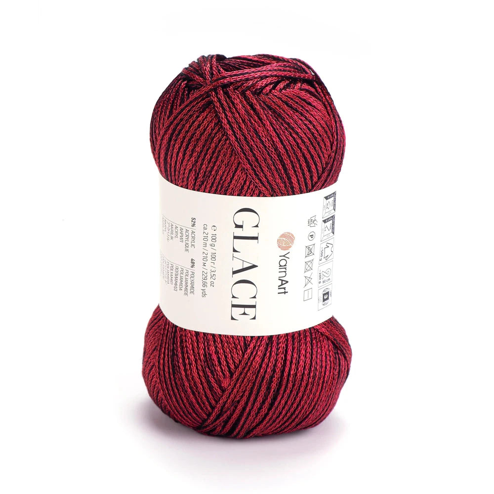 Lana Glace de YarnArt color burdeo, hilo con brillo y suavidad.