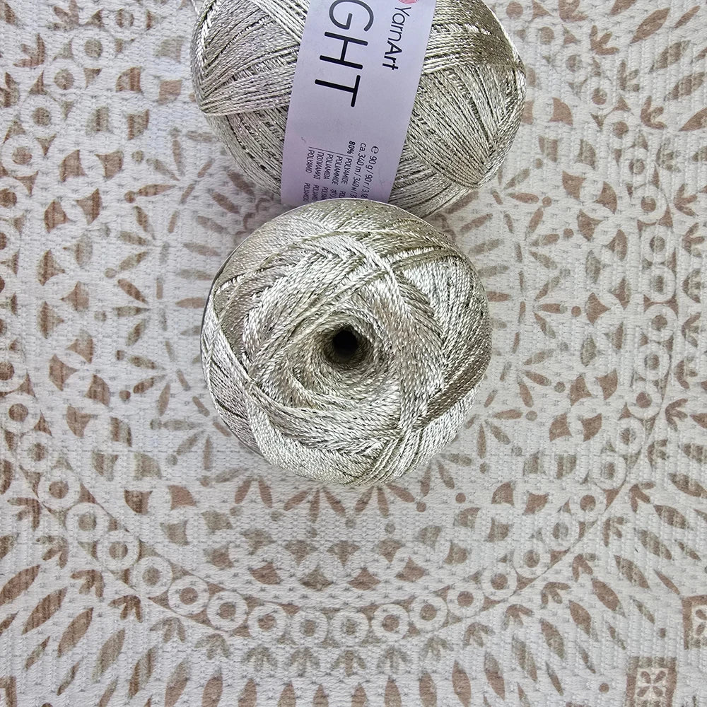 Ovillo YarnArt Bright – Dale brillo metálico a tus tejidos de fiesta – 80% Poliamida 20% Metálico - Color YA_BR_120