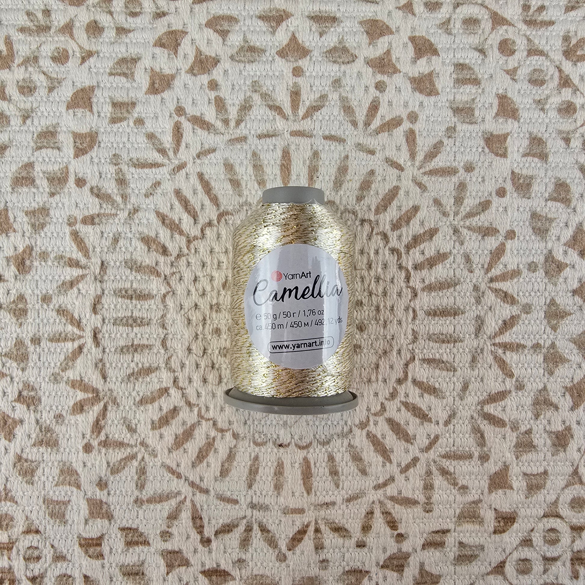 YarnArt Camellia – Hilo Metálico Fino con Brillo para Bordado y Detalles – 91% Poliéster 9% Poliéster Metálico - Color Dorado