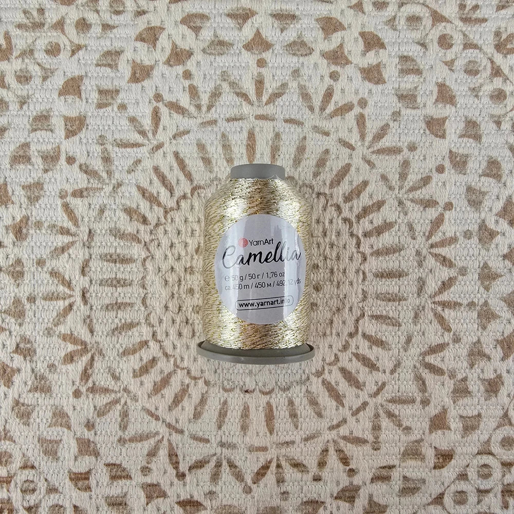 YarnArt Camellia – Hilo Metálico Fino con Brillo para Bordado y Detalles – 91% Poliéster 9% Poliéster Metálico - Color Dorado