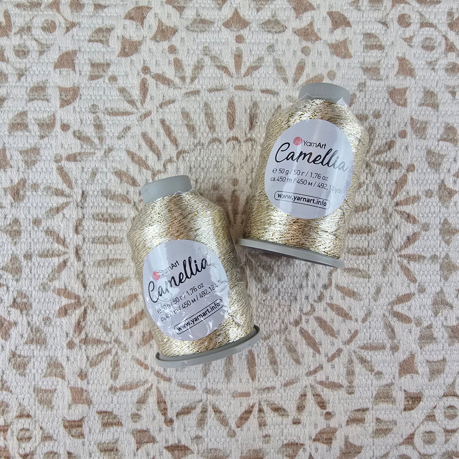 YarnArt Camellia – Hilo Metálico Fino con Brillo para Bordado y Detalles – 91% Poliéster 9% Poliéster Metálico - Color Dorado