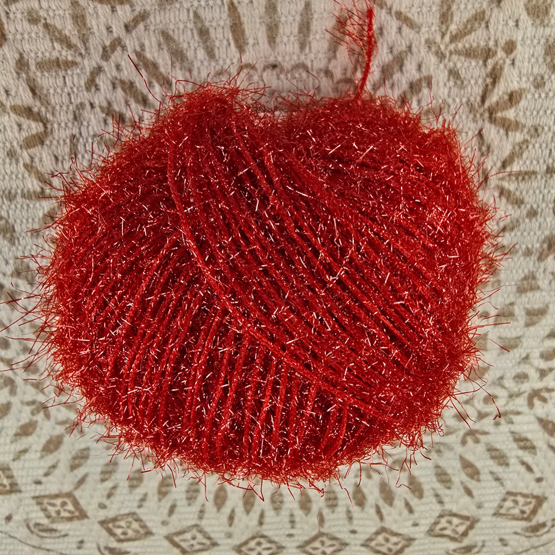 Hilo Christmas de YarnArt - Color Rojo