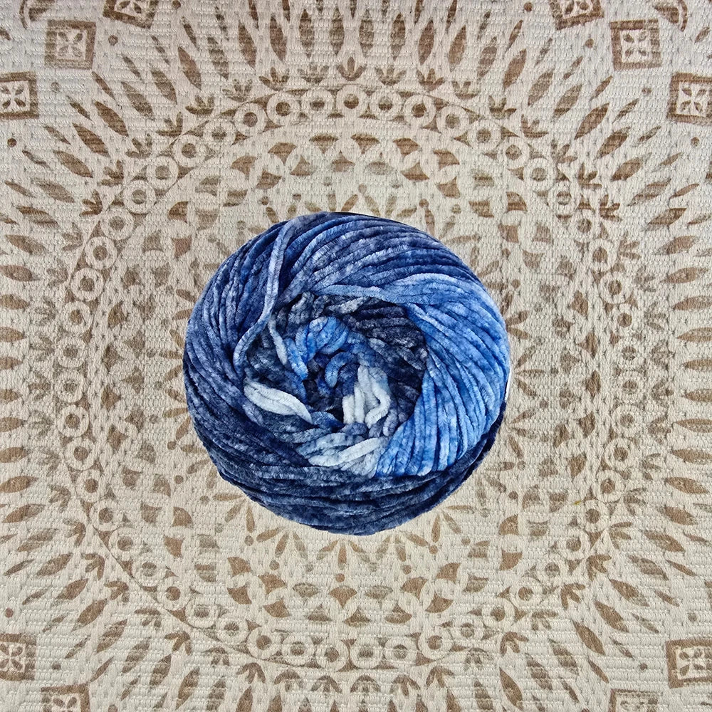 Lana Chenille Dolce Vita de YarnArt – Textura Aterciopelada Premium – 100% Poliéster - Color Azul