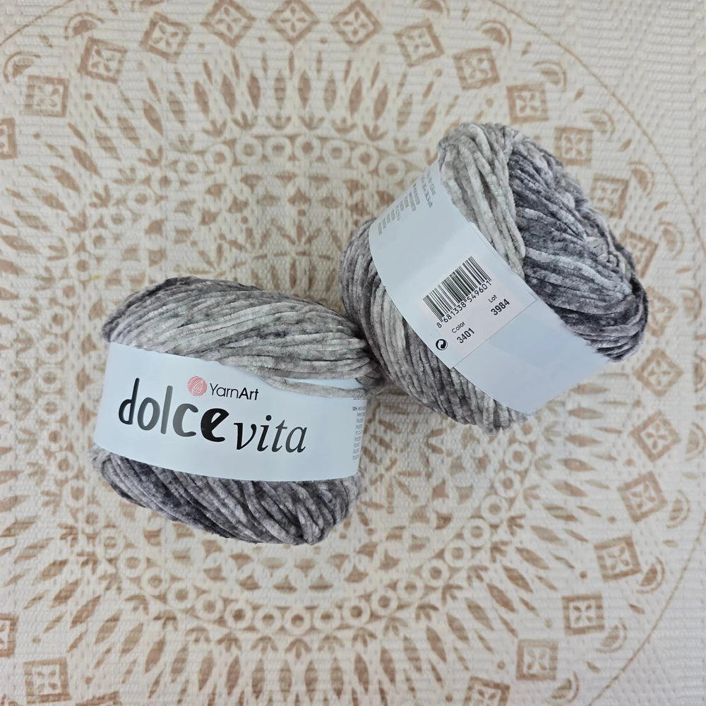 Lana Chenille Dolce Vita de YarnArt – Textura Aterciopelada Premium – 100% Poliéster - Color Gris_Blanco