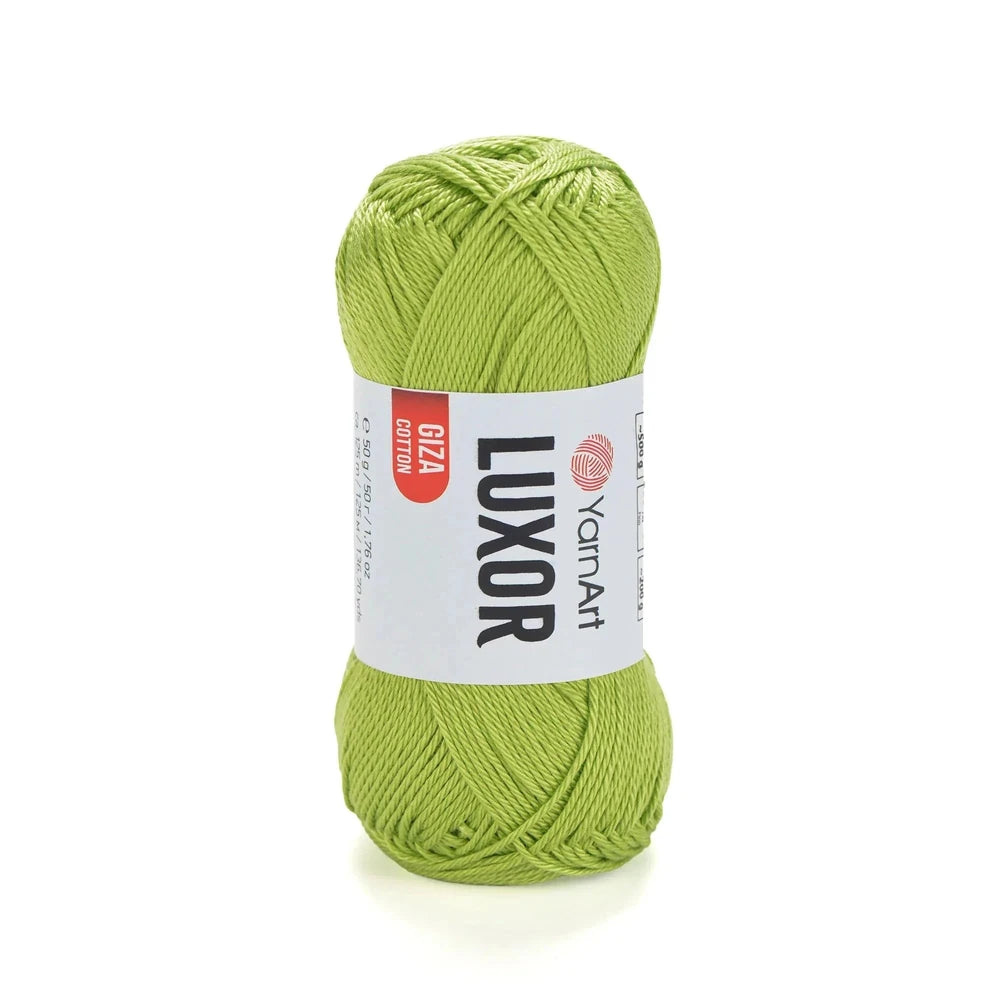 Ovillo de hilo YarnArt Luxor Giza Cotton 100% algodón mercerizado en vibrante verde lima, de 50g y 125m, sobre fondo blanco.