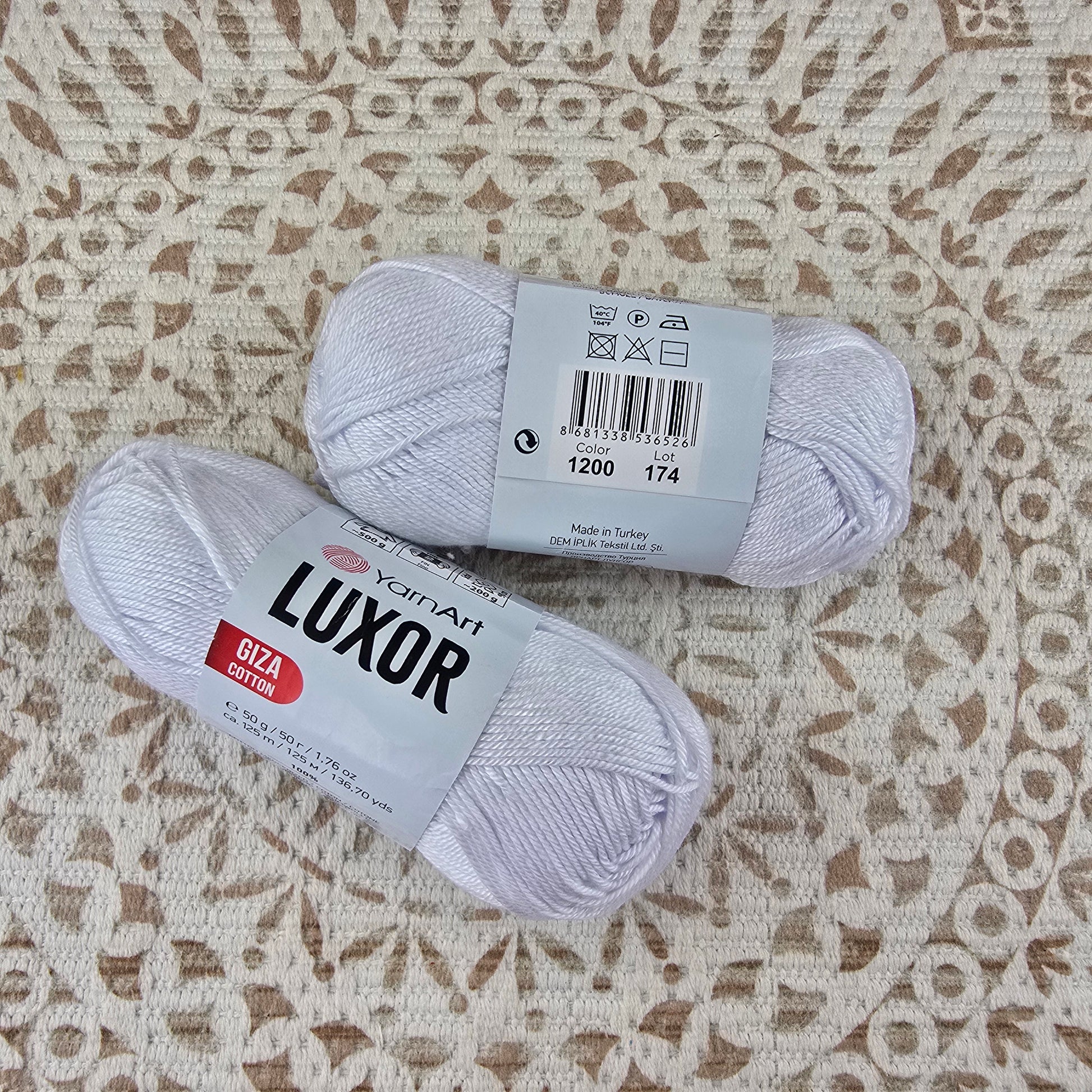 Ovillo de hilo YarnArt Luxor Giza Cotton 100% algodón mercerizado color blanco, ideal para tejer y crochet.