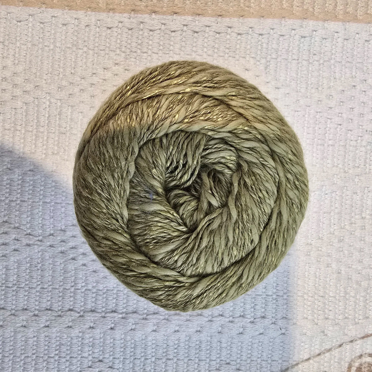 Linen Soft de YarnArt – Ovillo Fresco con Caída Natural 100g – 30% Lino 36% Viscosa 34% Algodón - Color Verde_Oliva