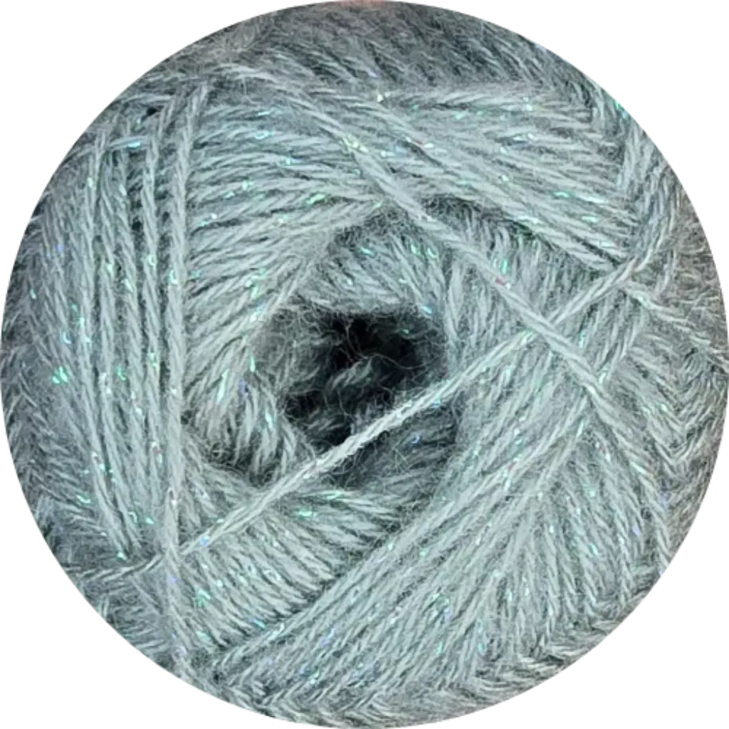 Ovillo de lana brillante gris con hebras iridiscentes, mezcla de acrílico y lana Alize Angora Gold Simli.