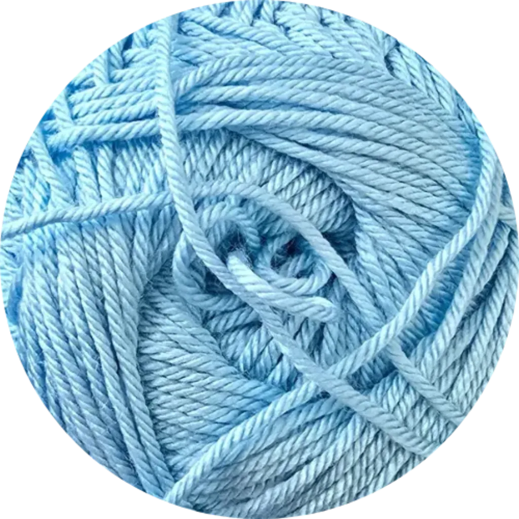 Ovillo de hilo sedoso de microfibra acrílica Alize Diva color celeste, con textura suave y brillante para tejer.