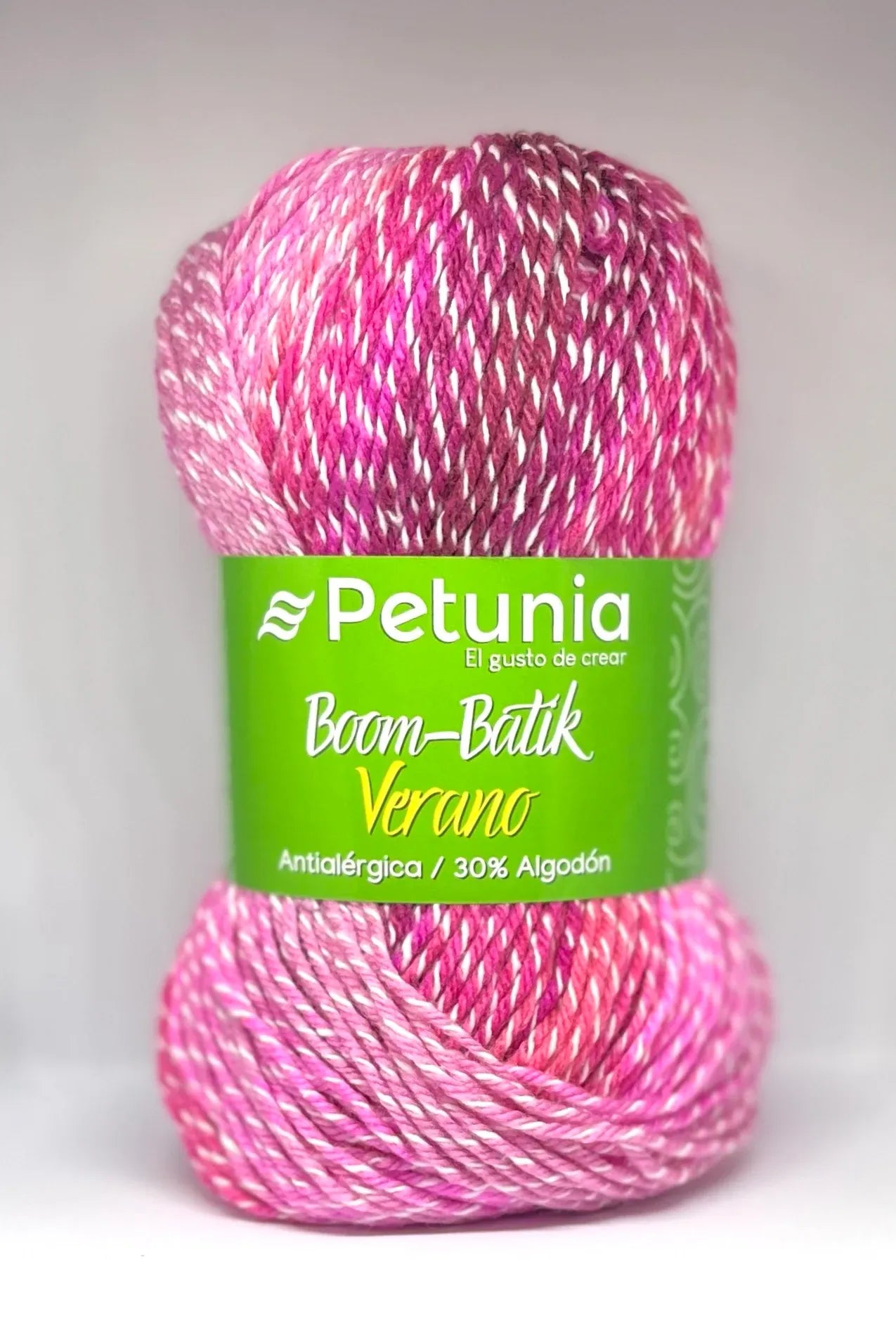 Ovillo de lana Petunia Boom-Batik Verano matizada en tonos rosados, fucsia y blanco, 30% algodón antialérgica para tejer.