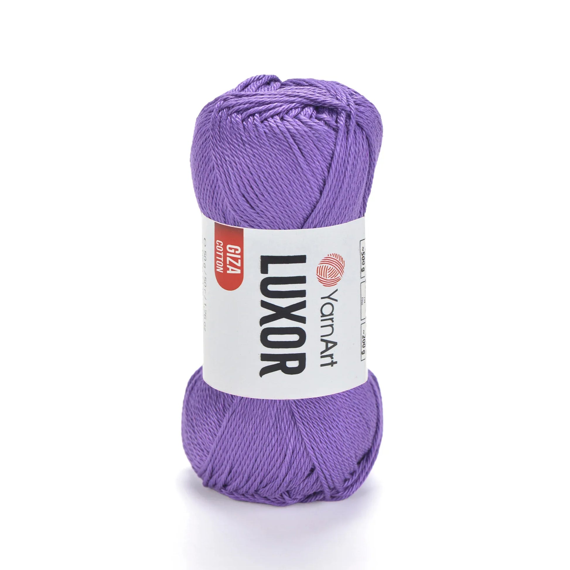 Ovillo de hilo 100% algodón mercerizado YarnArt Luxor color morado intenso sobre fondo blanco.