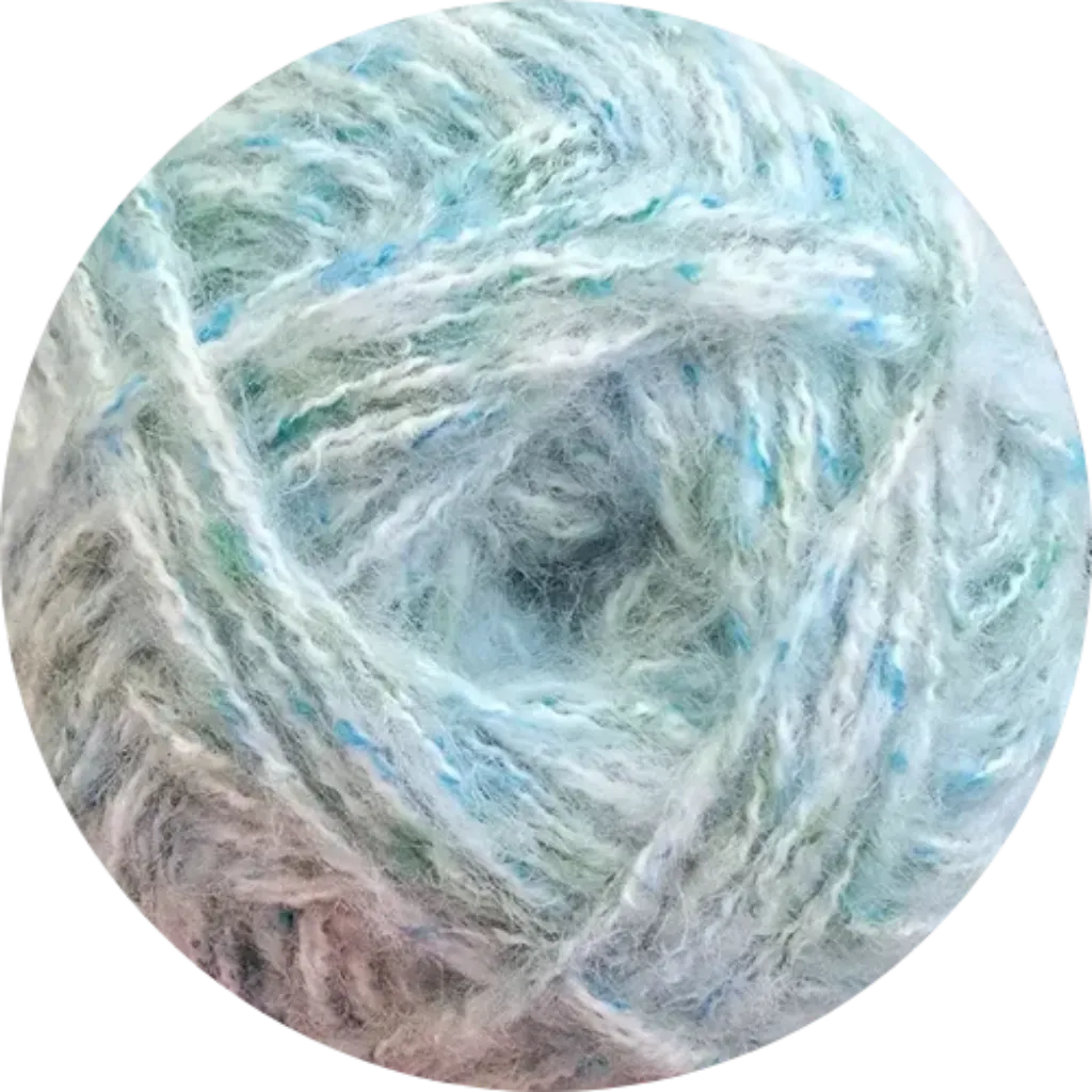 Ovillo de lana Samantha de Reginella 100% poliéster matizado en tonos celestes, blancos y verdes. Suave textura.