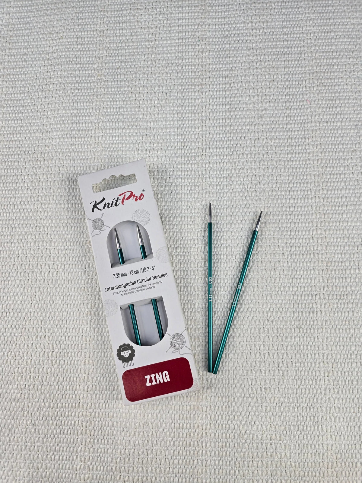 Par de palillos intercambiables Knit Pro Zing 3.25 mm (US3), 13 cm, color verde, con su envase original.