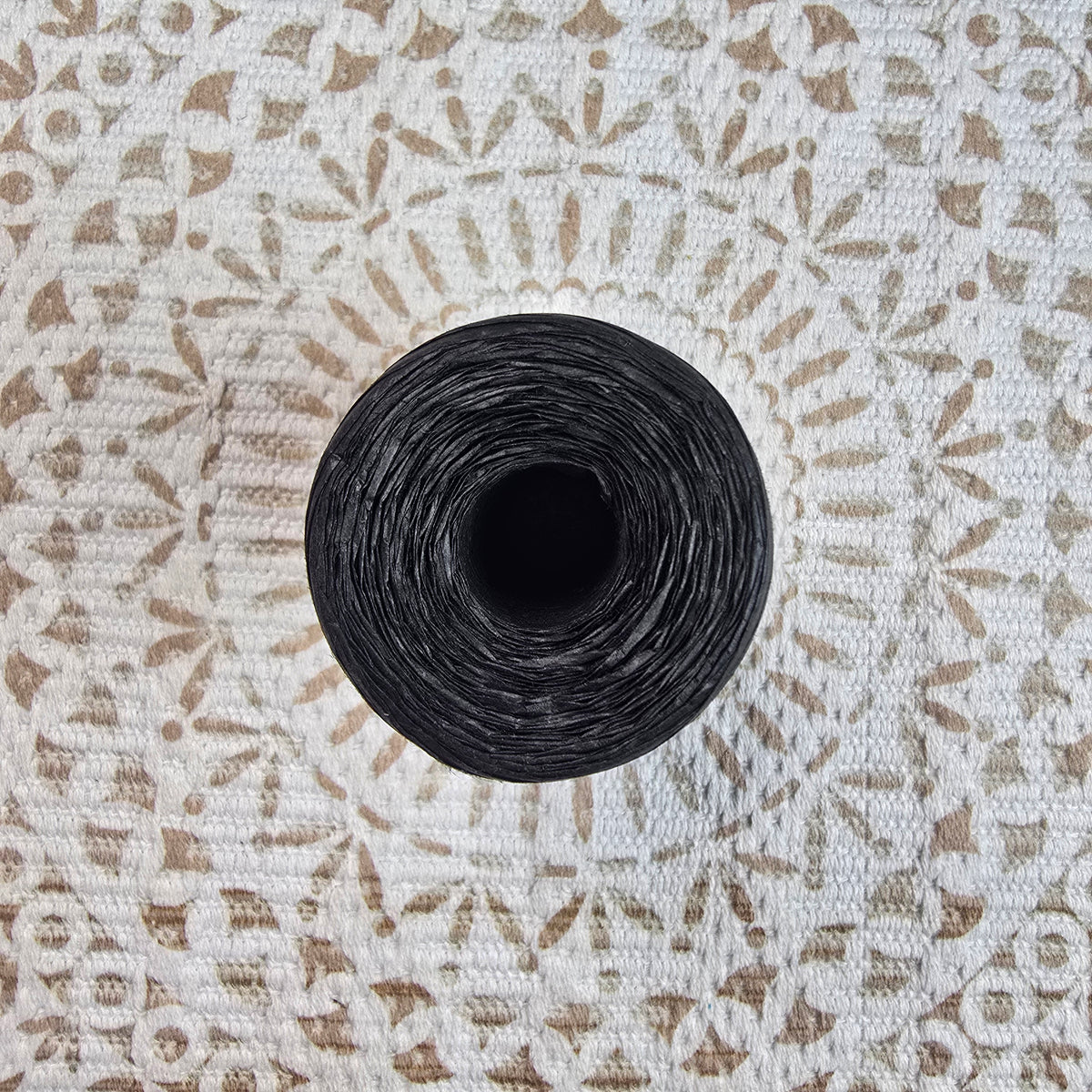 Papiro de YarnArt - 100% Fibra de Papel para Tejer y Manualidades - Color Negro_1309